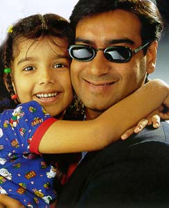 Akshita Garud and Ajay Devgan in Dil Kya Kare