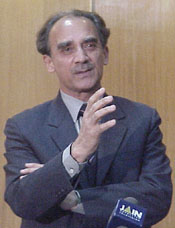 Divestment Minister Arun Shourie