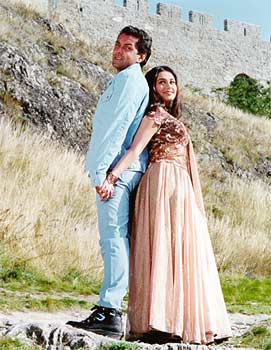 Bobby Deol and Rani Mukherjee in Badal