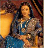 Aishwarya Rai plays Paro in Devdas 