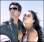 Akshay Kumar and Lara Dutta in Andaaz